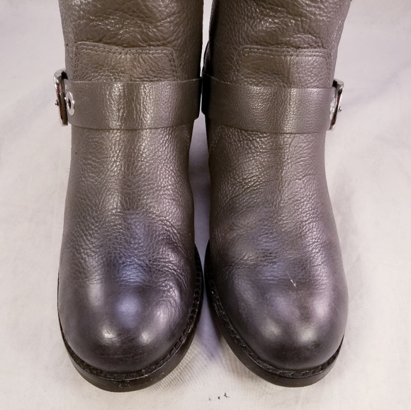 VINCE CAMUTO WALT BIG STUDS BUCKLE ZIPPER GRAY LEATHER WOMEN BOOTS 8.5B/38.5 - Picture 2 of 11